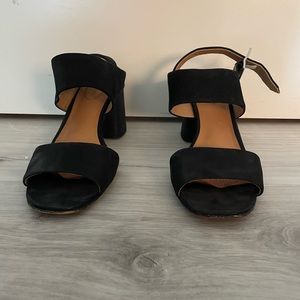 Coral Como black chunky heels